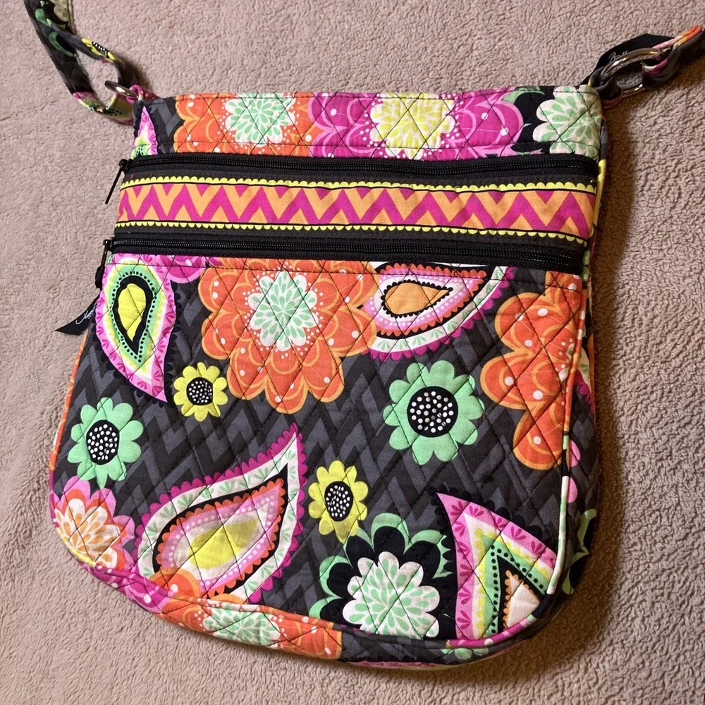 Vera Bradley Women's Paisley Pattern Crossbody‎ Bag Multiple Pockets Adjustable